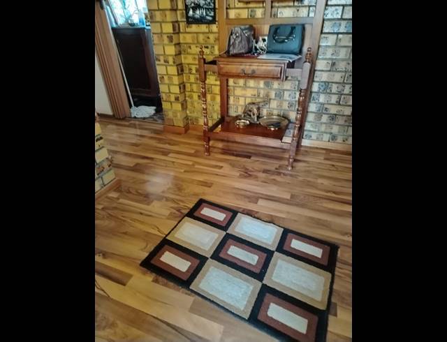 3 BEDROOM FREEHOLD FOR SALE IN LENNOXTON